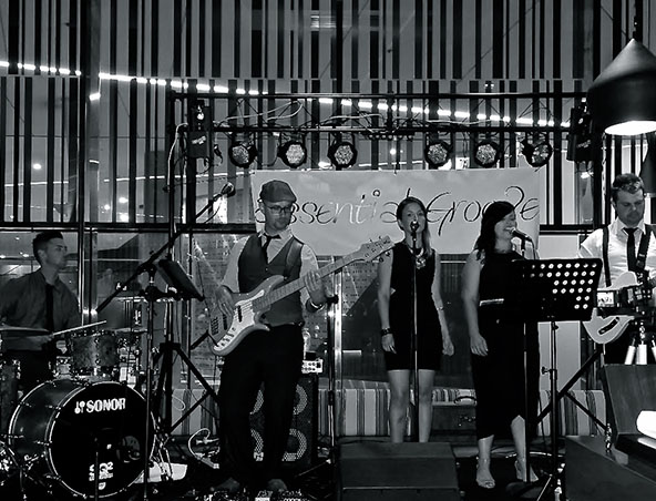 Essential Groove Cover Band Melbourne - Singers Musicians - Entertainers