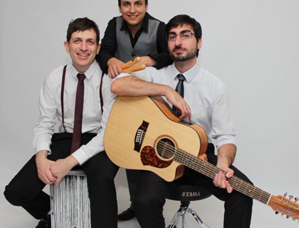 Soundcheq Music Trio Melbourne - Singers Wedding Band - Musicians
